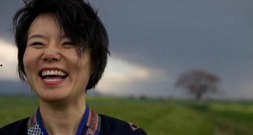 龚琳娜有几个老公,揭秘音乐才女背后的情感世界，她究竟有几个老公？